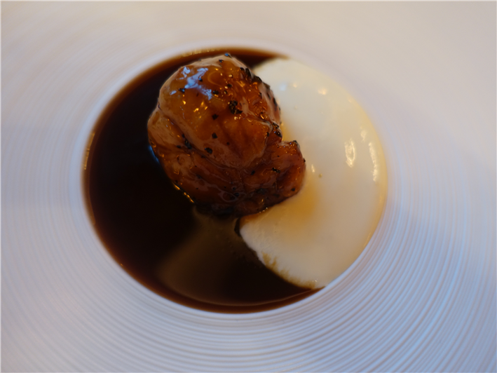 veal sweetbread with two sauces